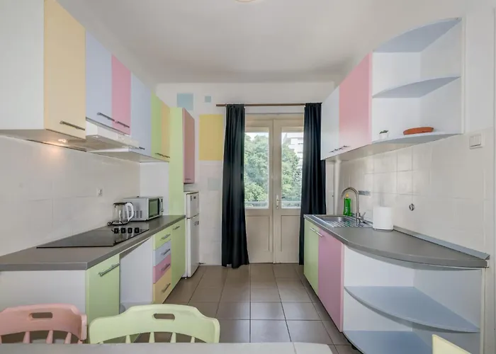 Oggy Balcony Apartment *